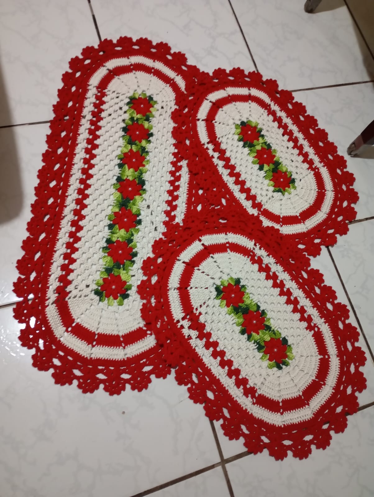 Oval Vermelho Floral